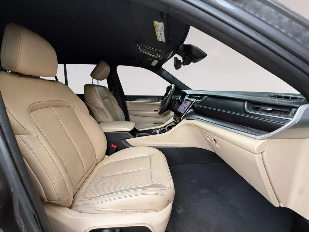 Used 2023 Gray Jeep Limited image 17