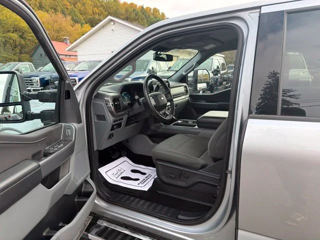 Used 2024  Ford XLT image 18