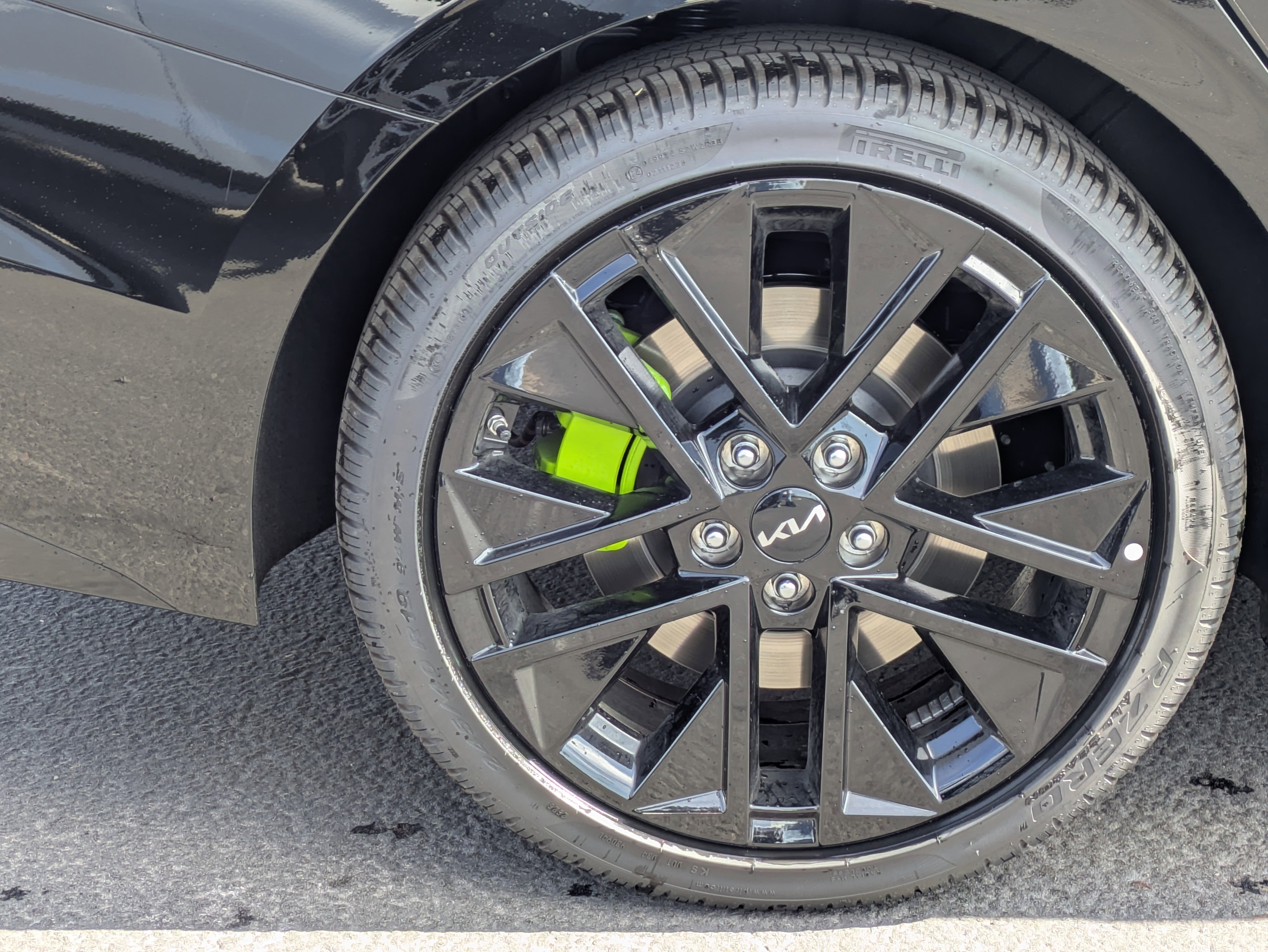 New 2026 Aurora Black Pearl Kia GT image 9