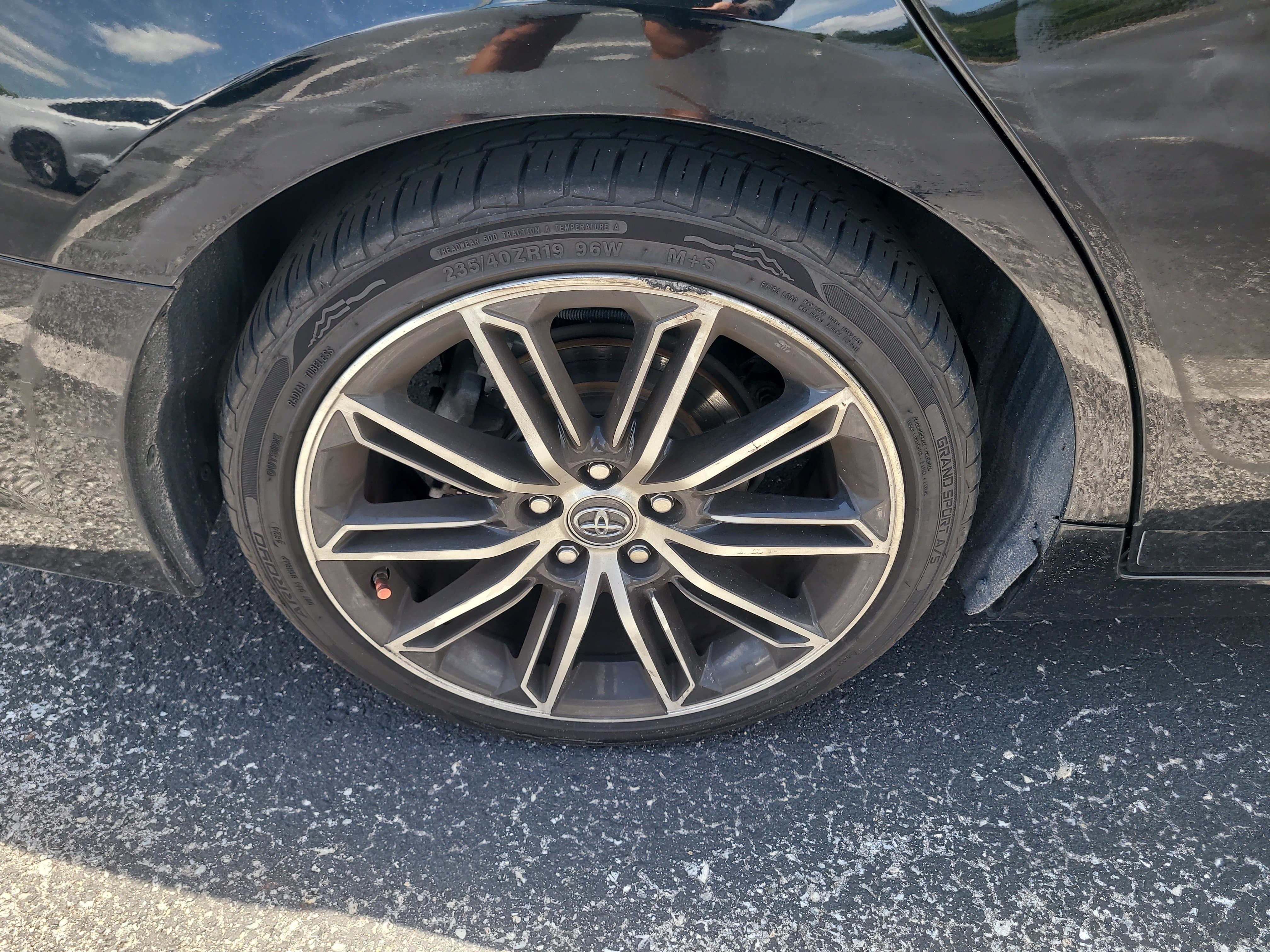 Used 2019 Midnight Black Metallic Toyota XLE image 8
