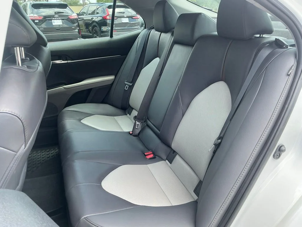 Used 2020 Beige Toyota XLE image 27