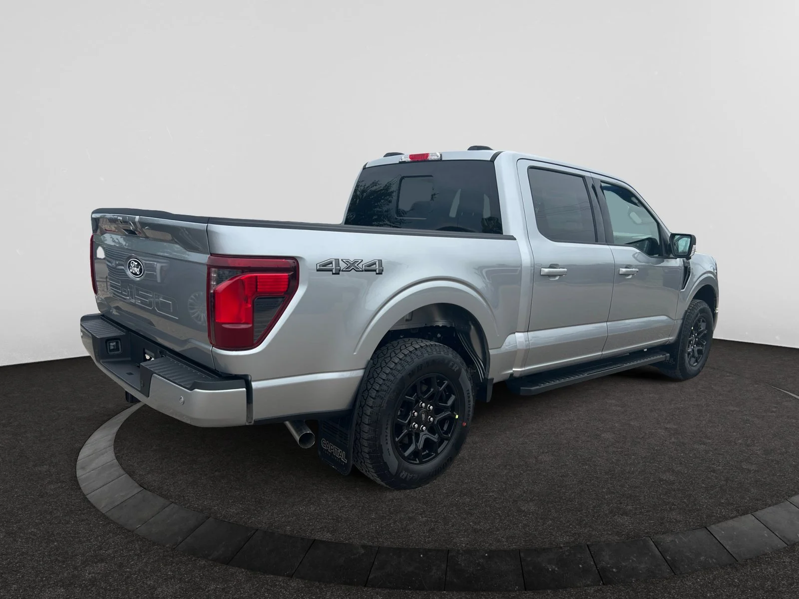 New 2026 Iconic Silver Metallic Ford XLT image 5