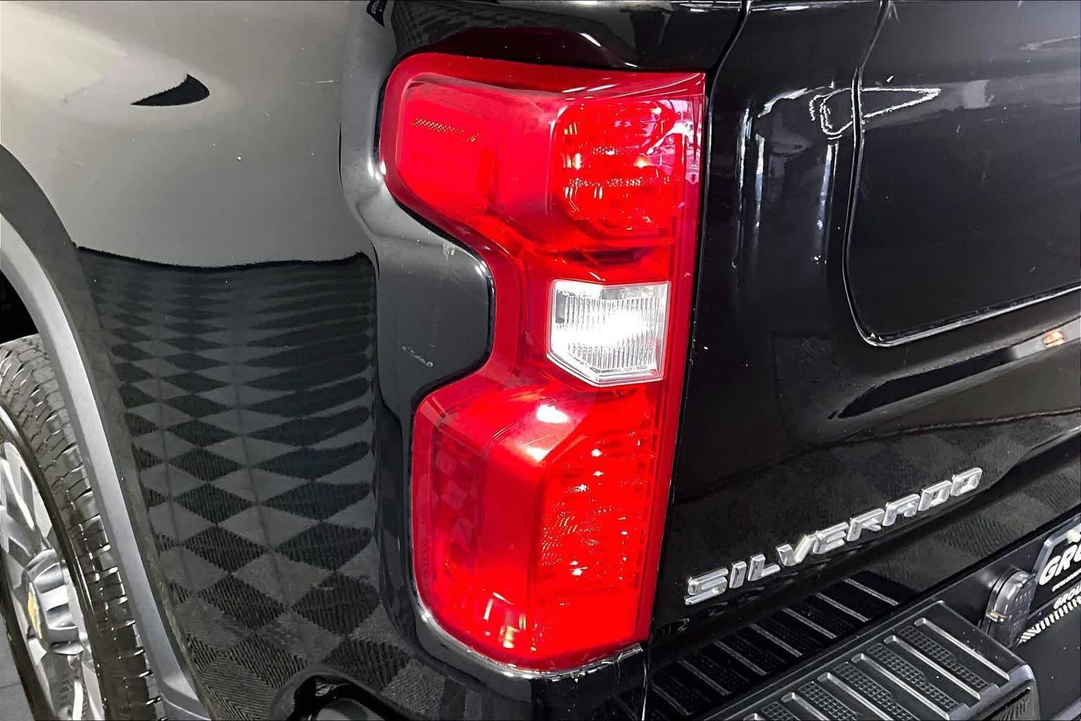 Used 2022 Black Chevrolet Custom image 25