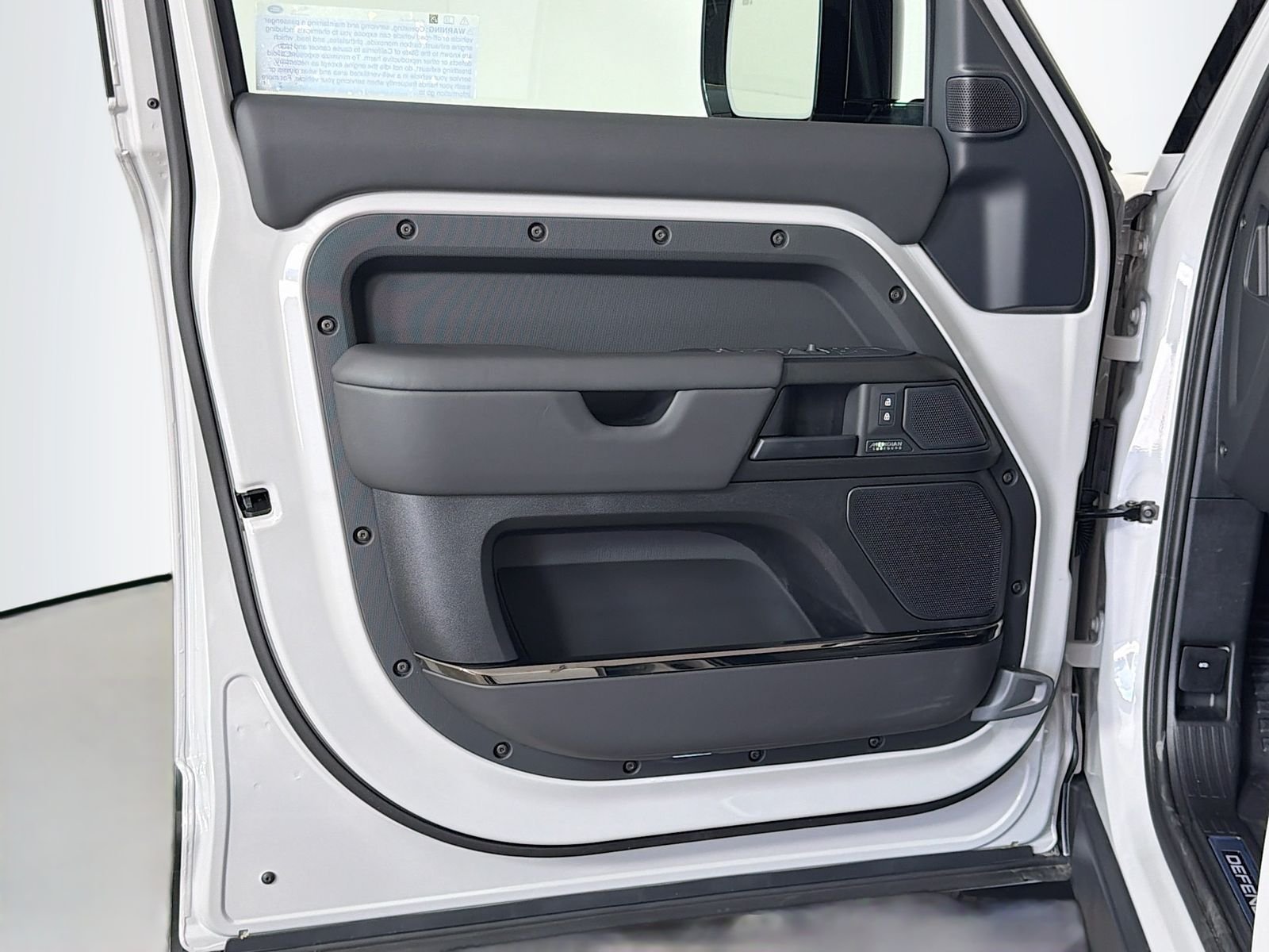 New 2026 Borasco Grey Land Rover OCTA image 21