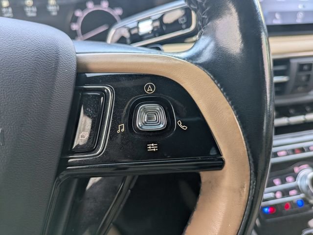 Used 2020 Blue Lincoln Reserve image 17