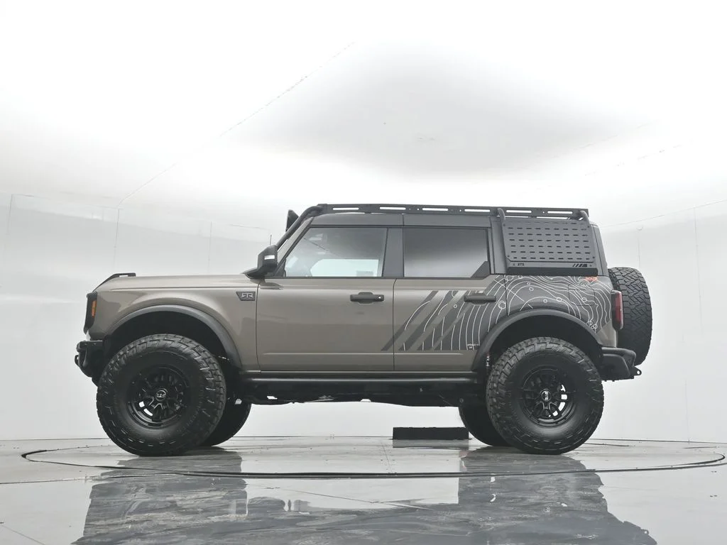 New 2025 Marsh Gray Ford Badlands image 7