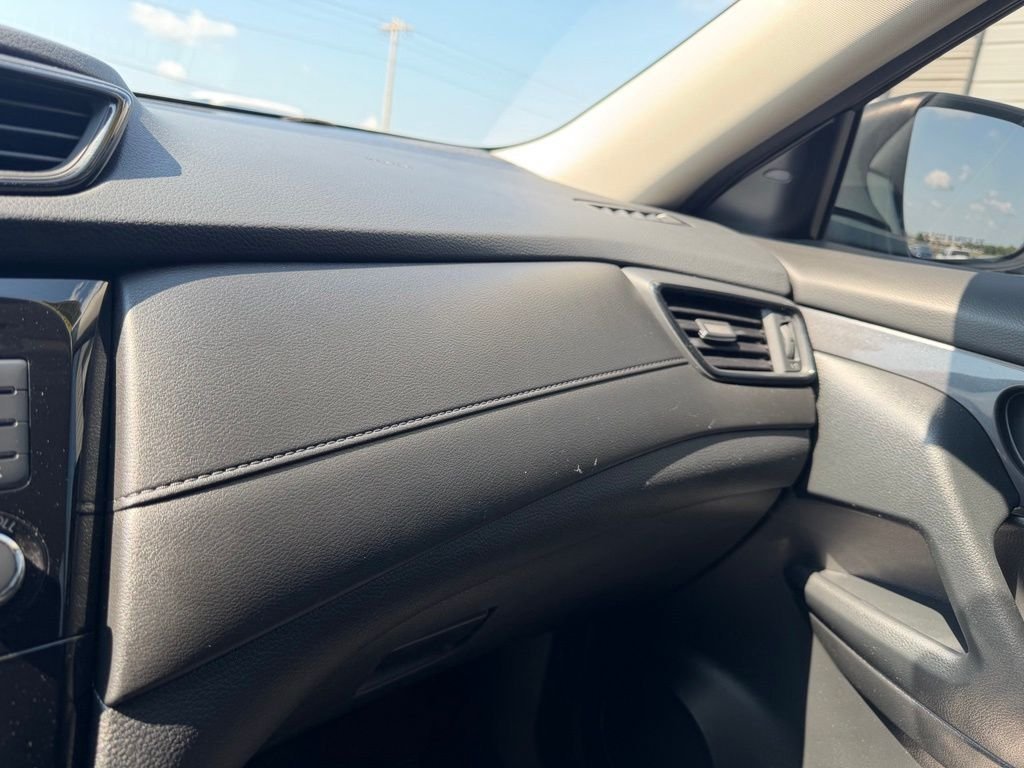 Used 2020 Gray Nissan S image 24