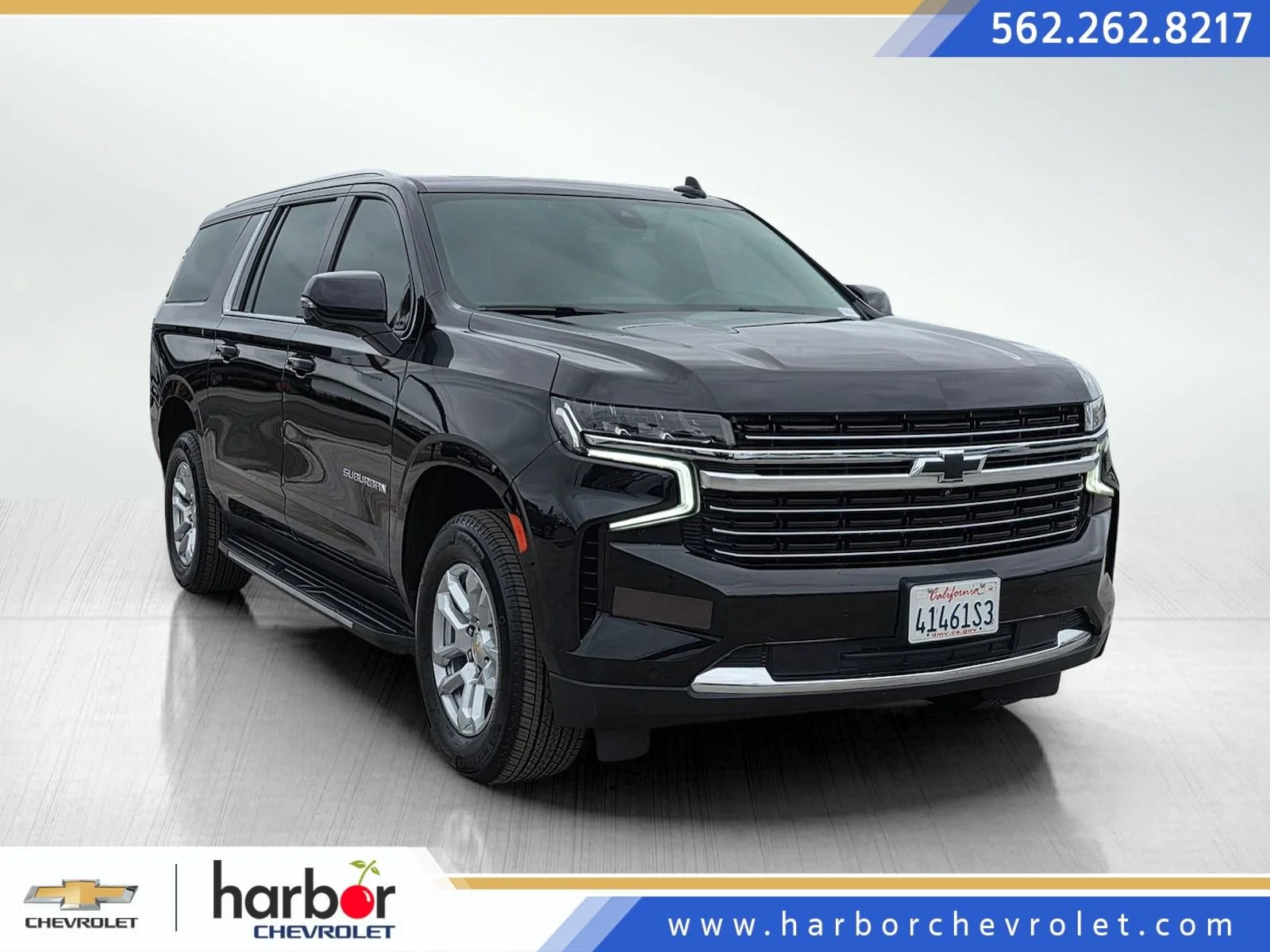 2022 Chevrolet Suburban 4WD 1500 LT's photo