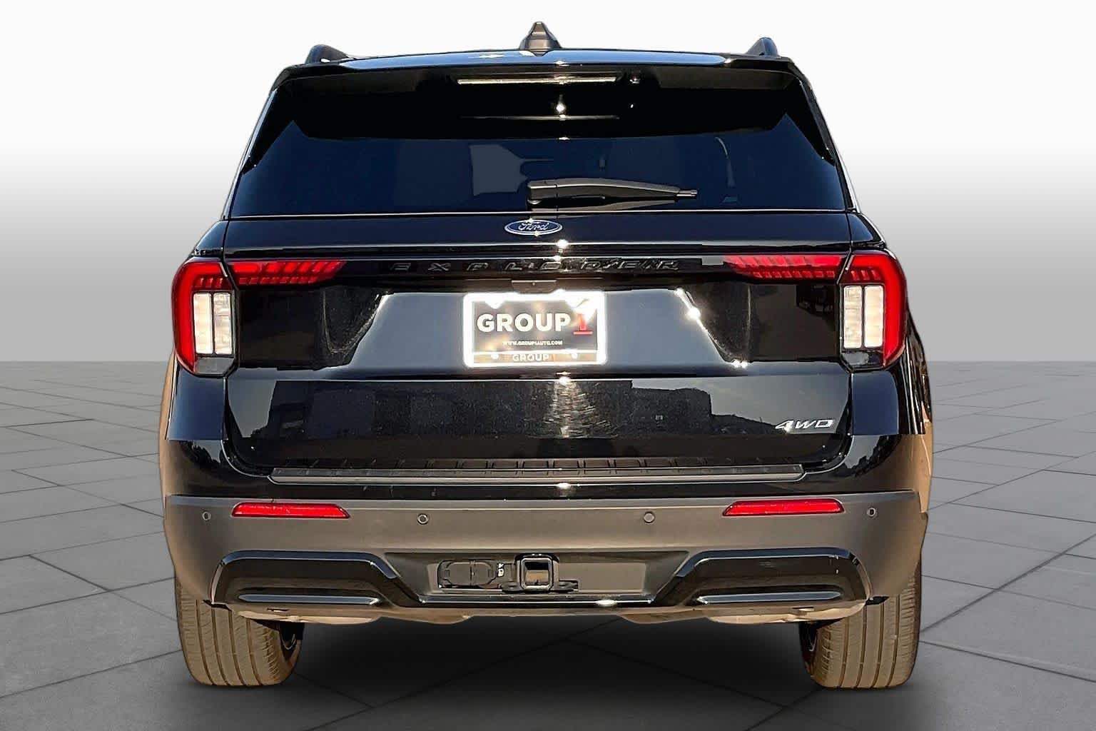 Used 2025 Agate Black Ford ST-Line image 11
