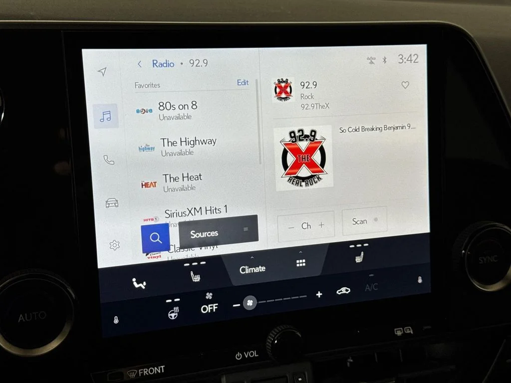 Used 2022 Gray Lexus 350h Base image 20