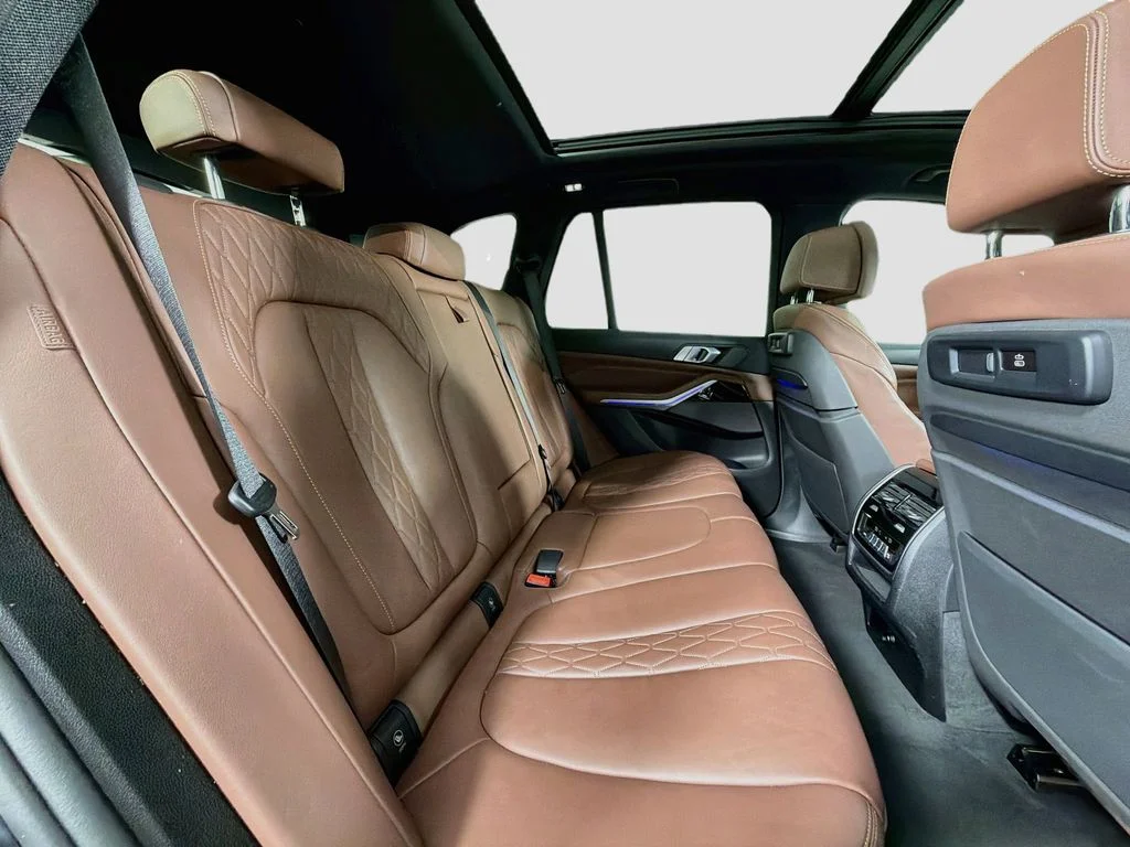 Used 2019 Gray BMW xDrive40i image 29