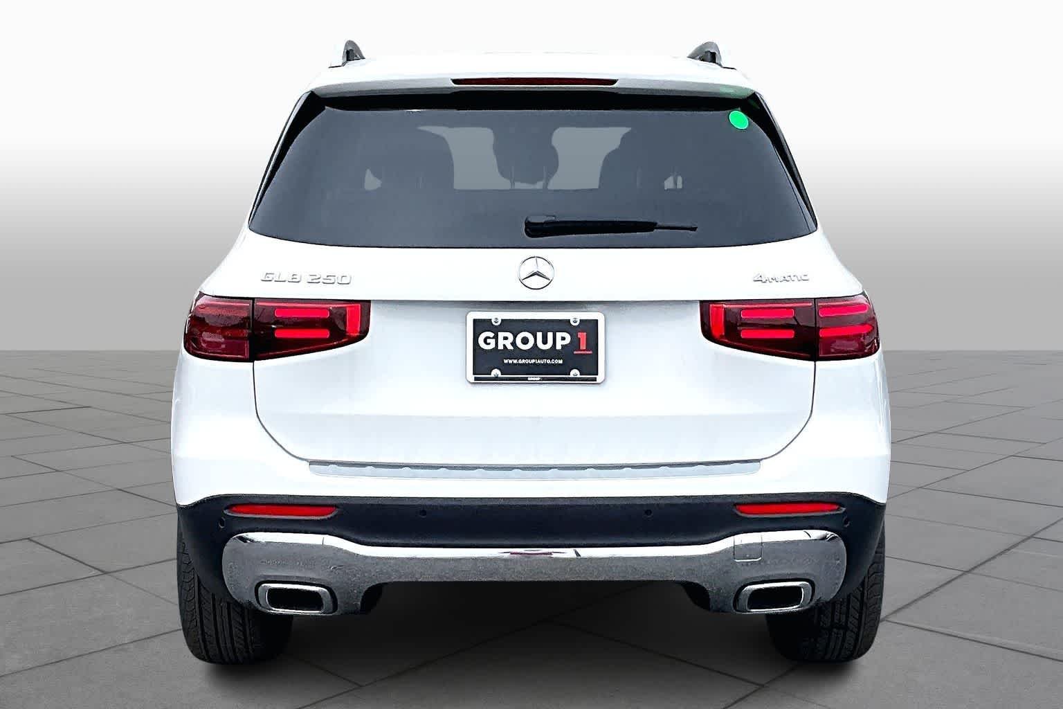 New 2026 Polar White Mercedes-Benz GLB 250 image 5
