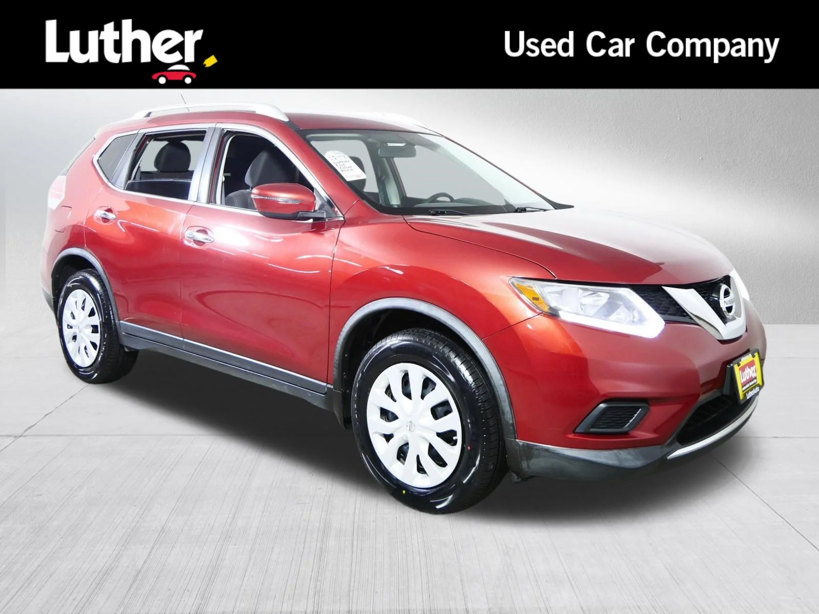 Used 2016 Cayenne Red Nissan S image 1