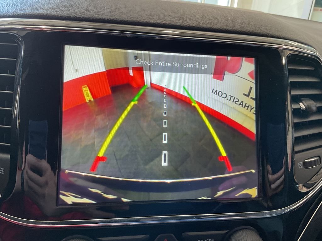 Used 2019 Gray Jeep Limited image 26