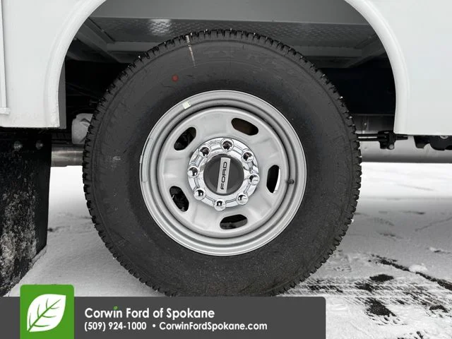 New 2026 Oxford White Ford XL image 8