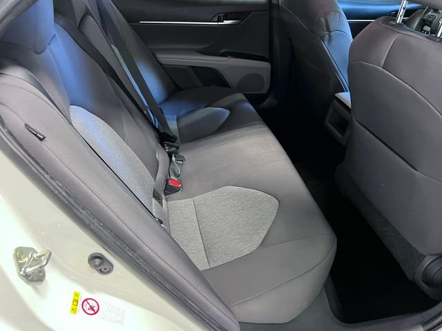 Used 2018 White Toyota LE image 12
