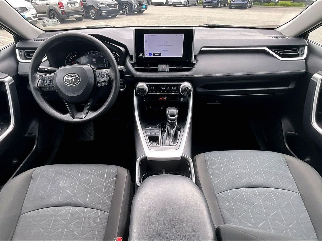 Used 2025  Toyota XLE image 21