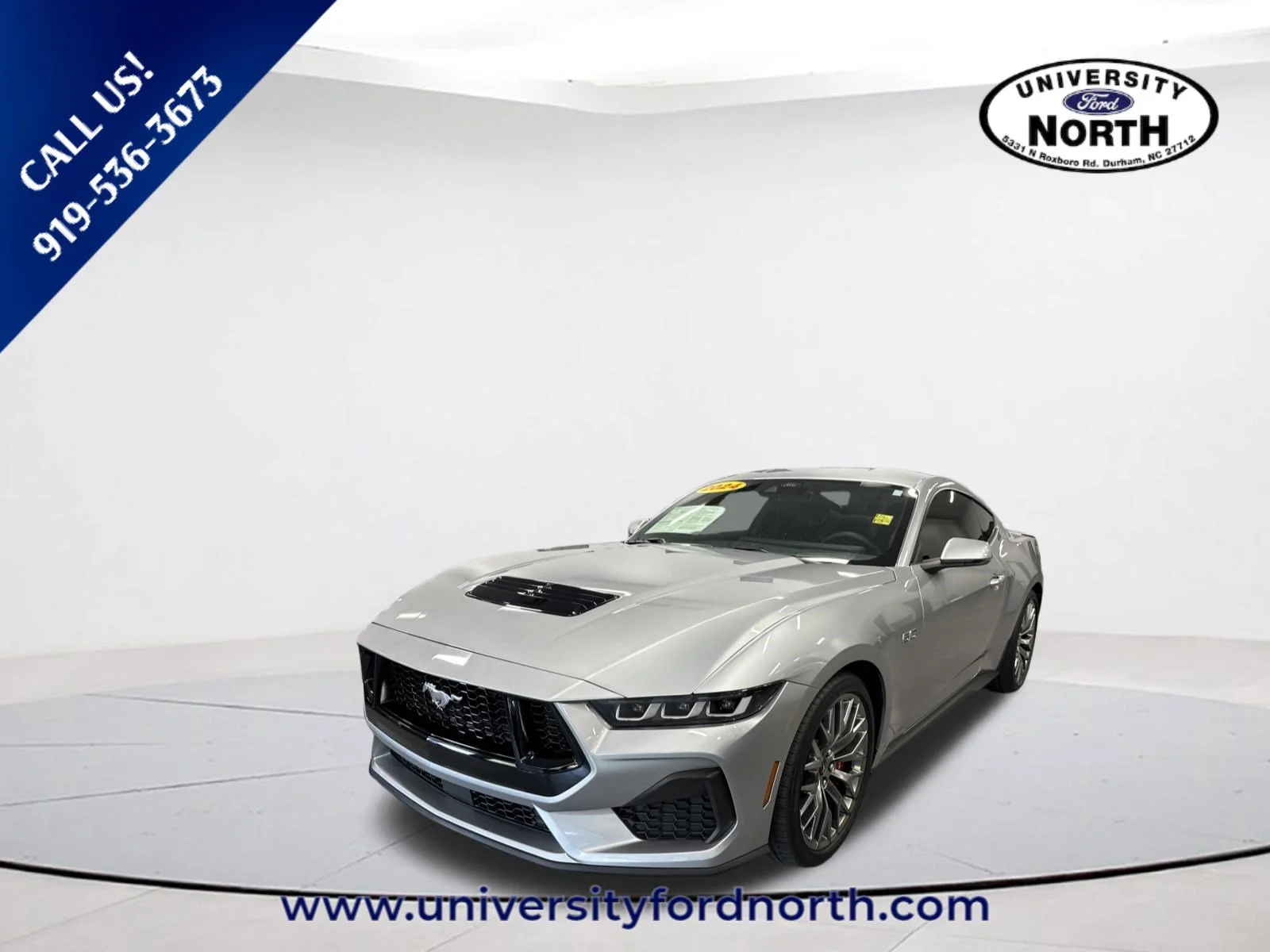 Used 2024 Iconic Silver Metallic Ford GT Premium image 3