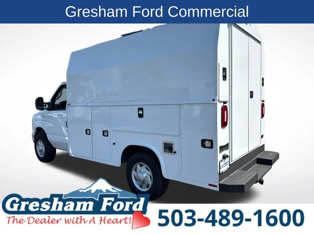 New 2025 Oxford White Ford Base image 4