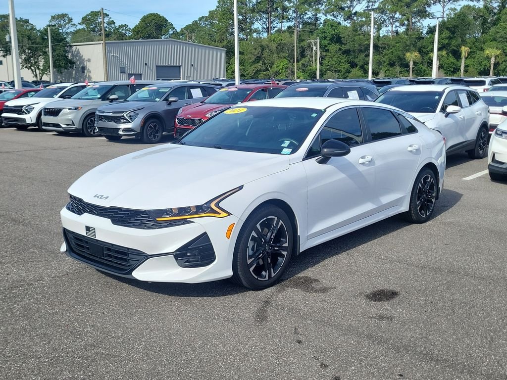 Used 2024 White Kia GT-Line image 3