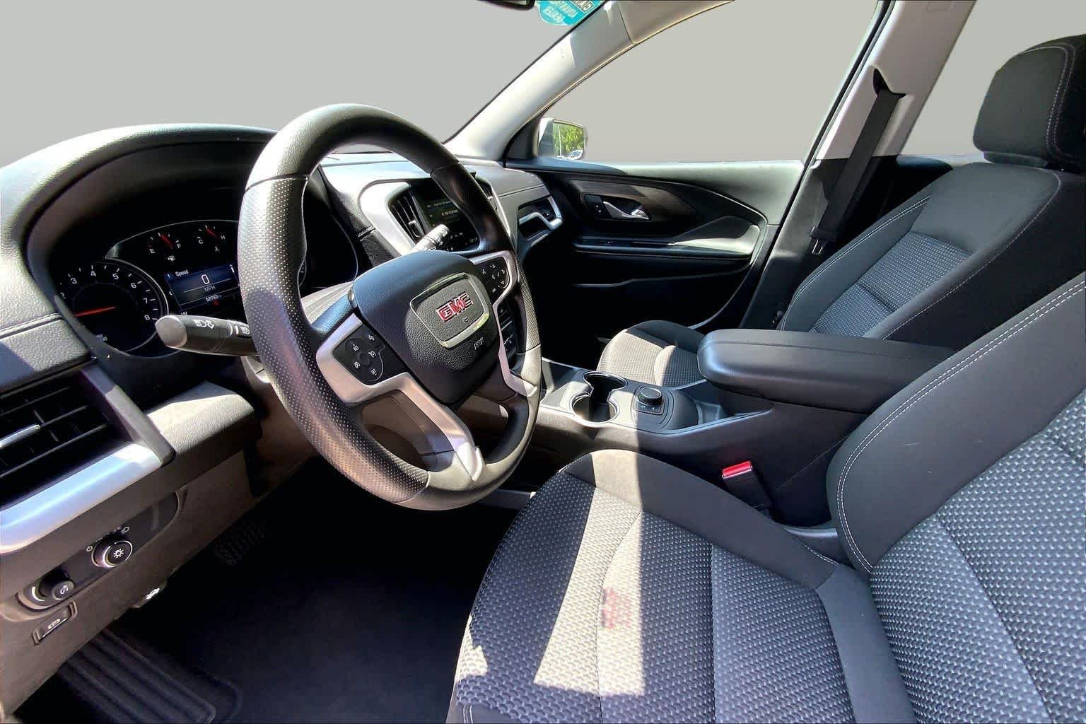 Pre-Owned 2024 GMC Terrain SLE