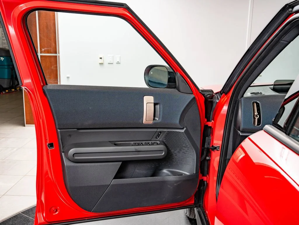 New 2027 Chili Red MINI Signature Plus image 25