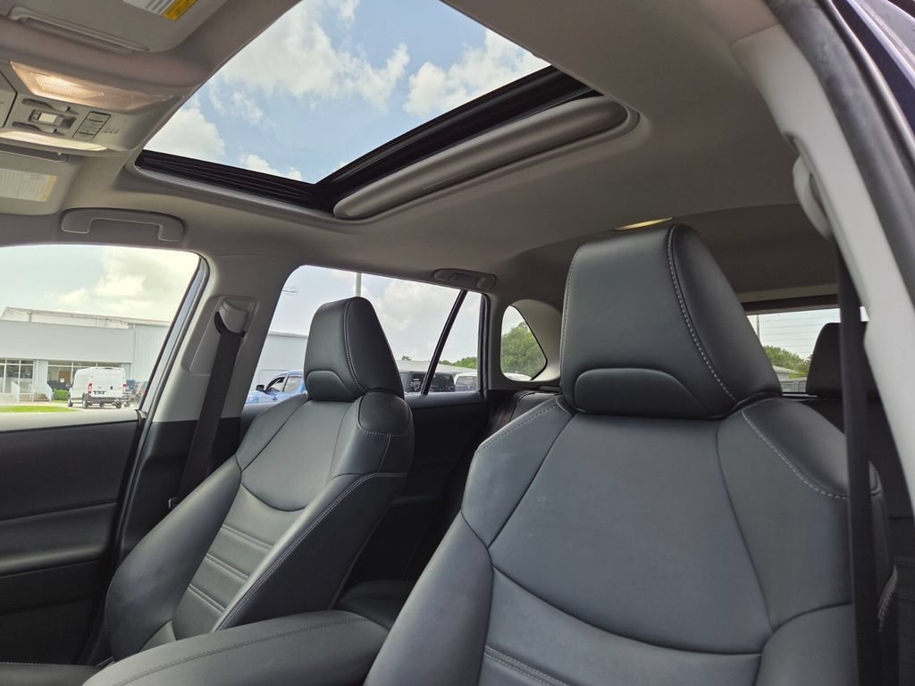 Used 2022 Blueprint Toyota XLE Premium image 27