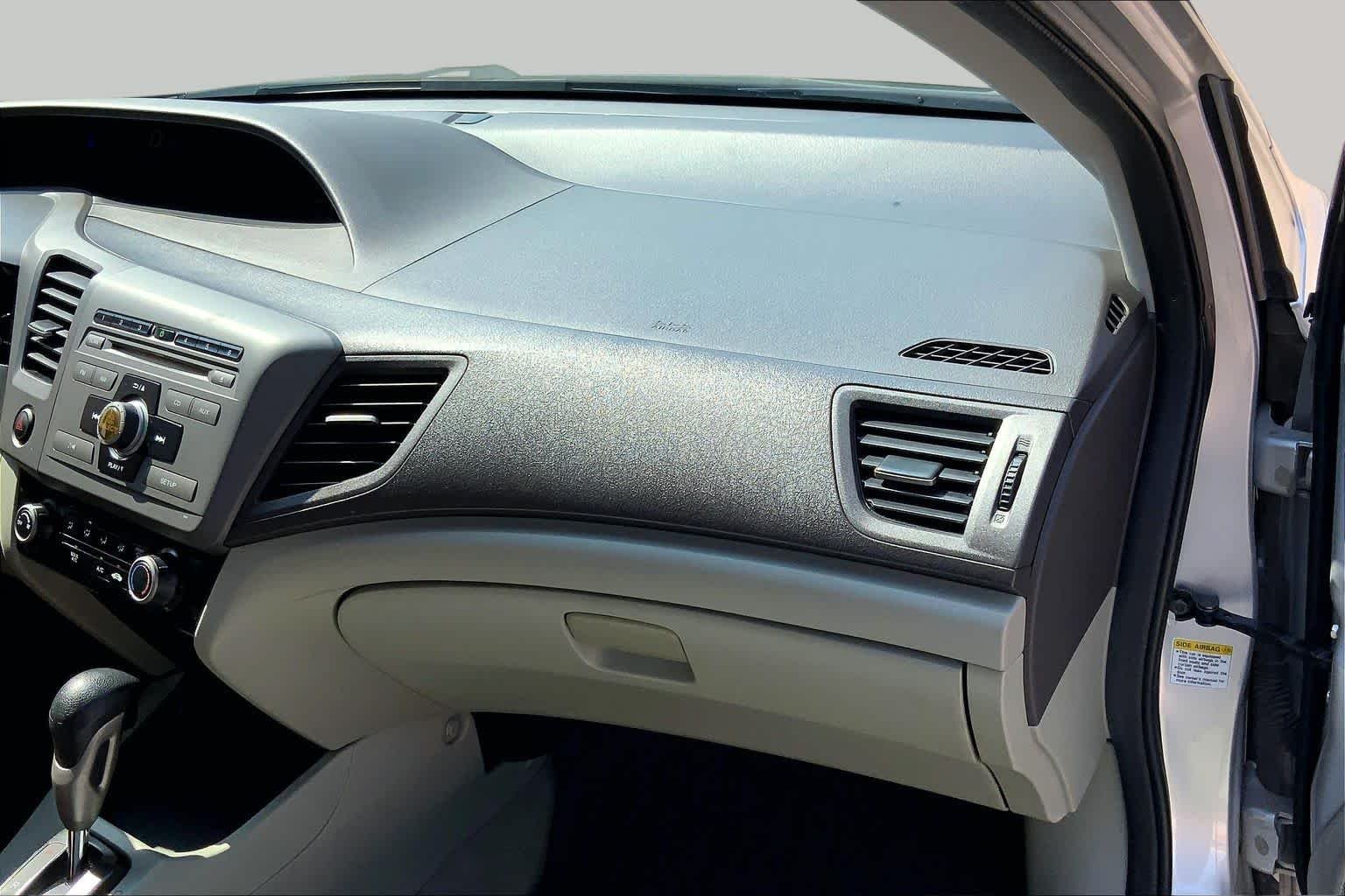 Used 2012 Alabaster Silver Metallic Honda LX image 18