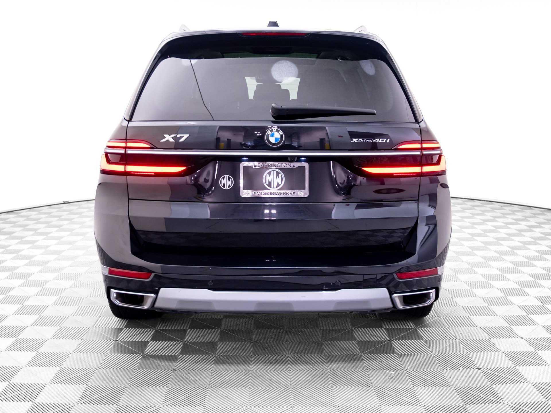 Used 2025 Black Sapphire Metallic BMW xDrive40i image 4