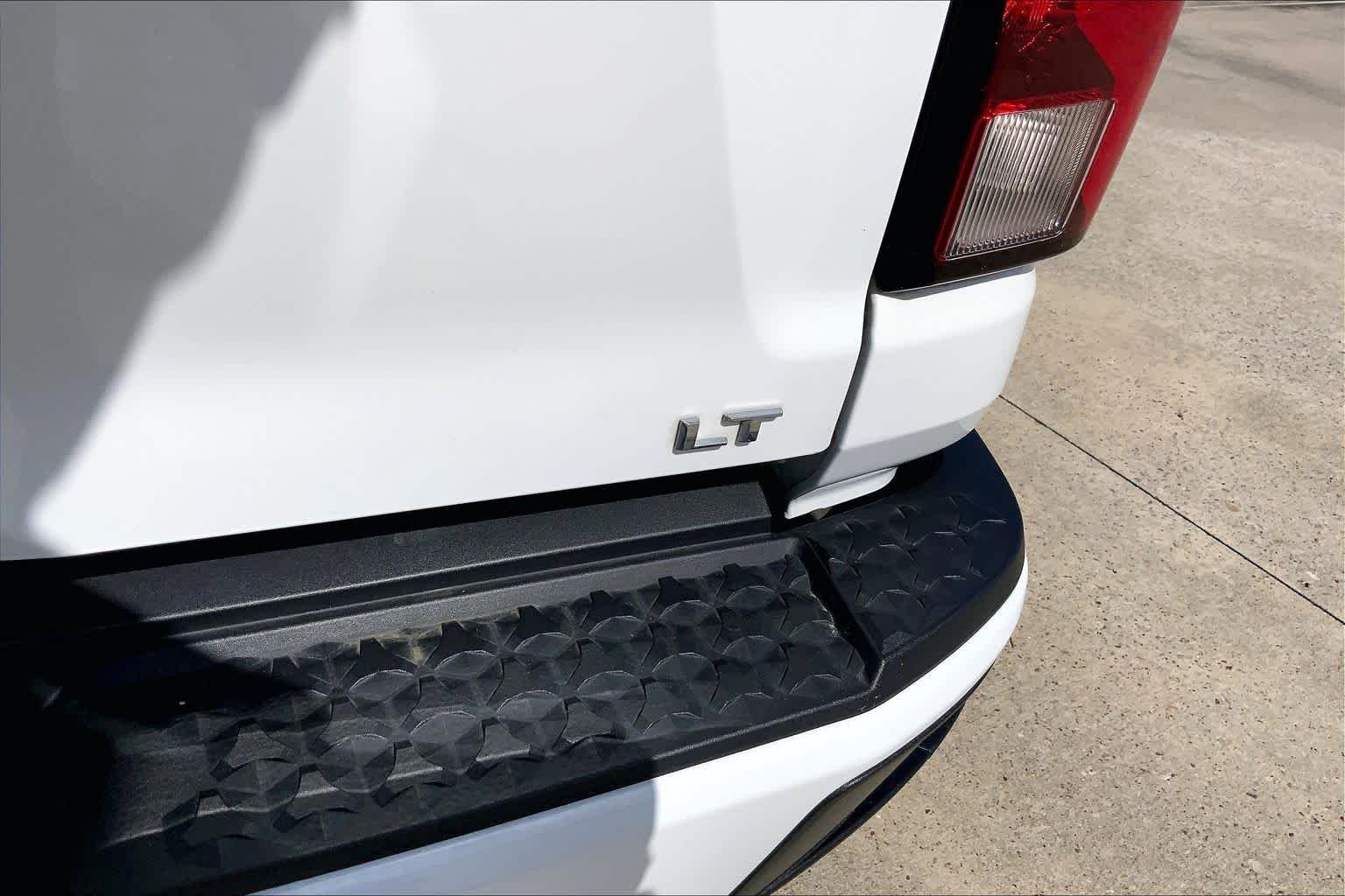 Used 2023 Summit White Chevrolet LT image 10