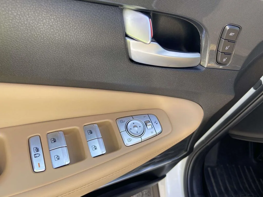 Used 2022 WHITE Hyundai Calligraphy image 15
