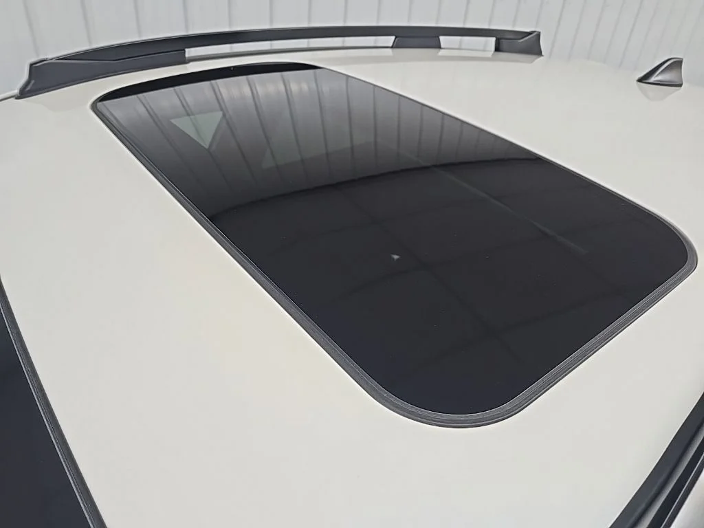 Used 2025 Crystal White Pearl Subaru Limited image 14