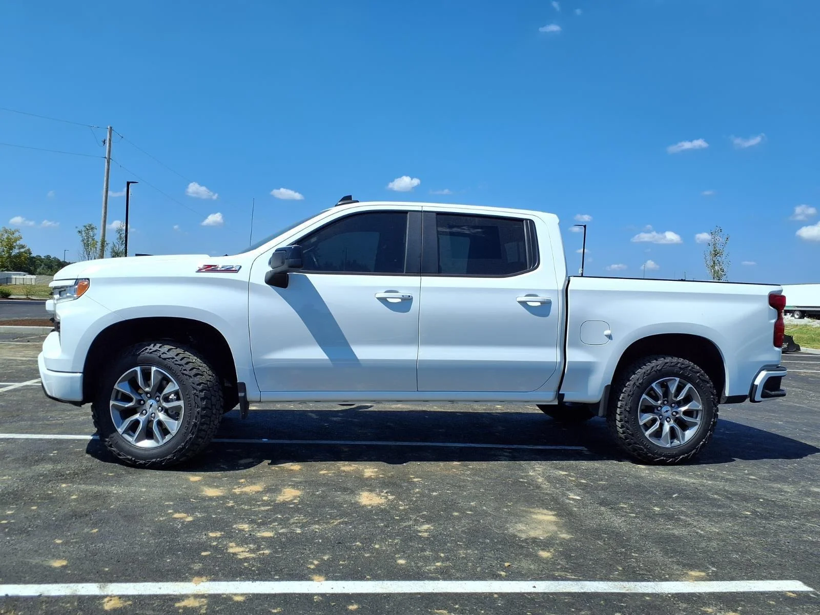 Used 2024 Summit White Chevrolet RST image 32