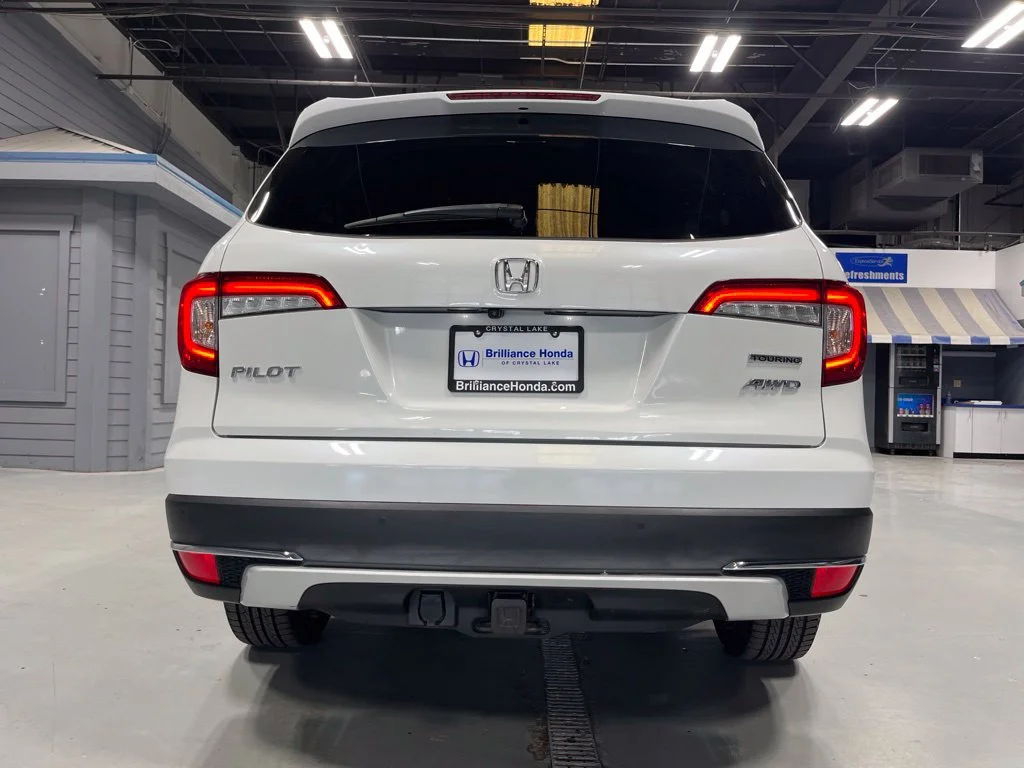 Certified Used 2020 Platinum White Pearl Honda Touring image 6