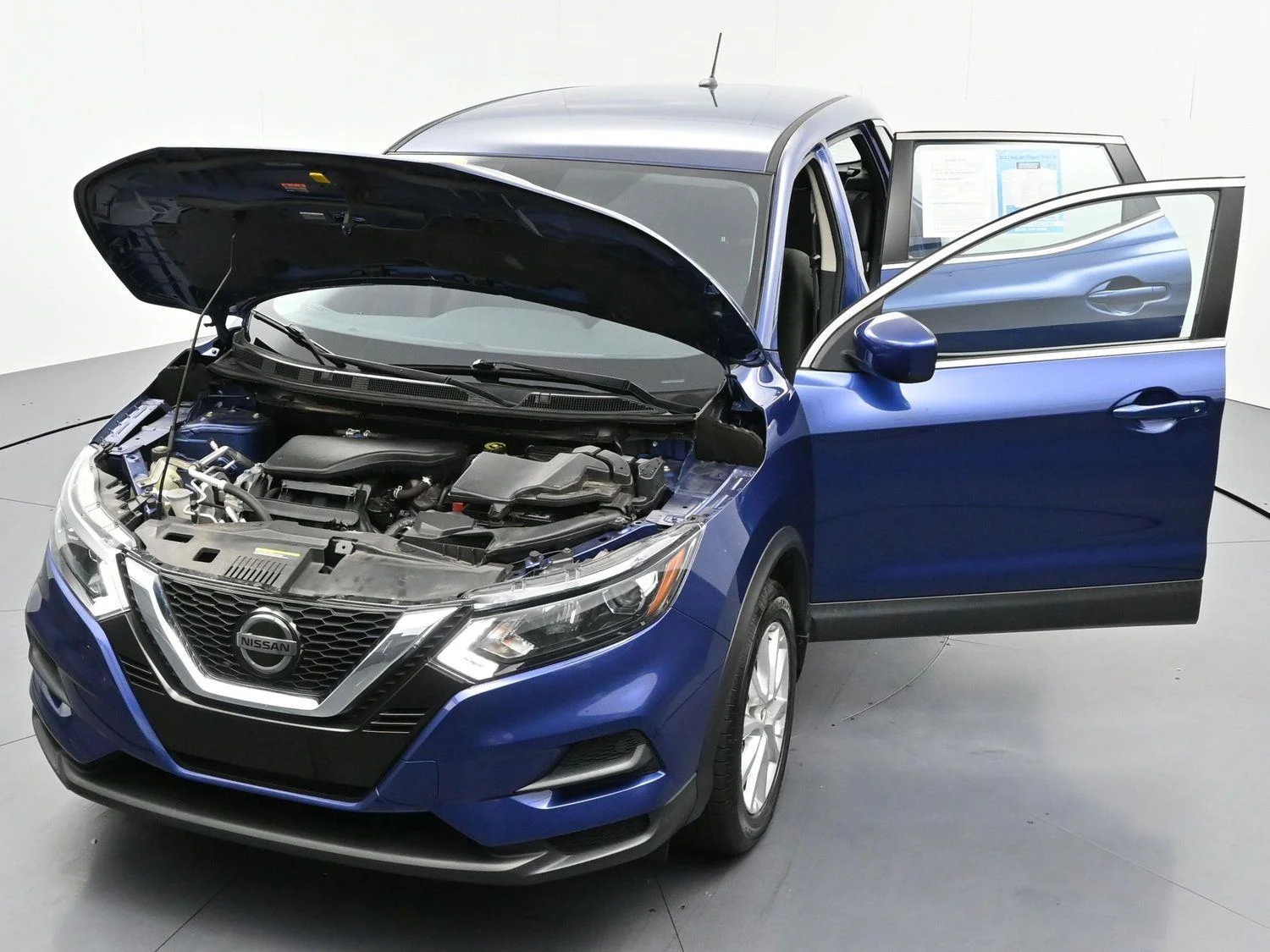 Used 2022 Caspian Blue Metallic Nissan S image 39