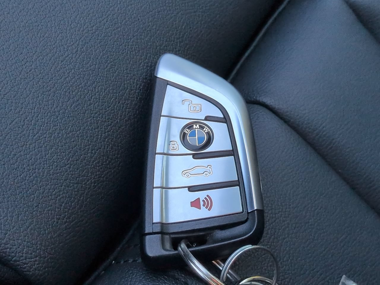 Used 2022 Alpine White BMW sDrive40i image 28