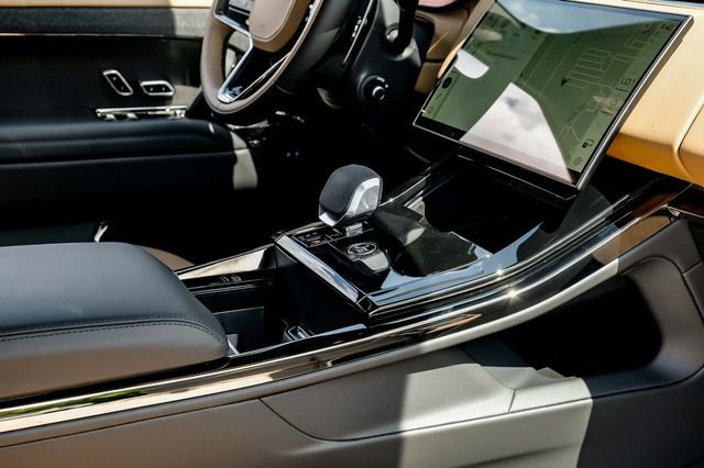 New 2026  Land Rover Dynamic SE image 28