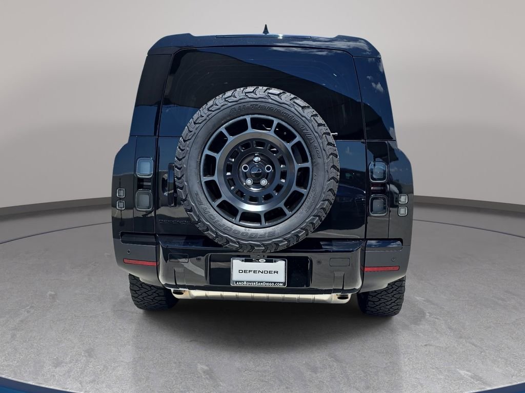 New 2026 Santorini Black Land Rover S image 6