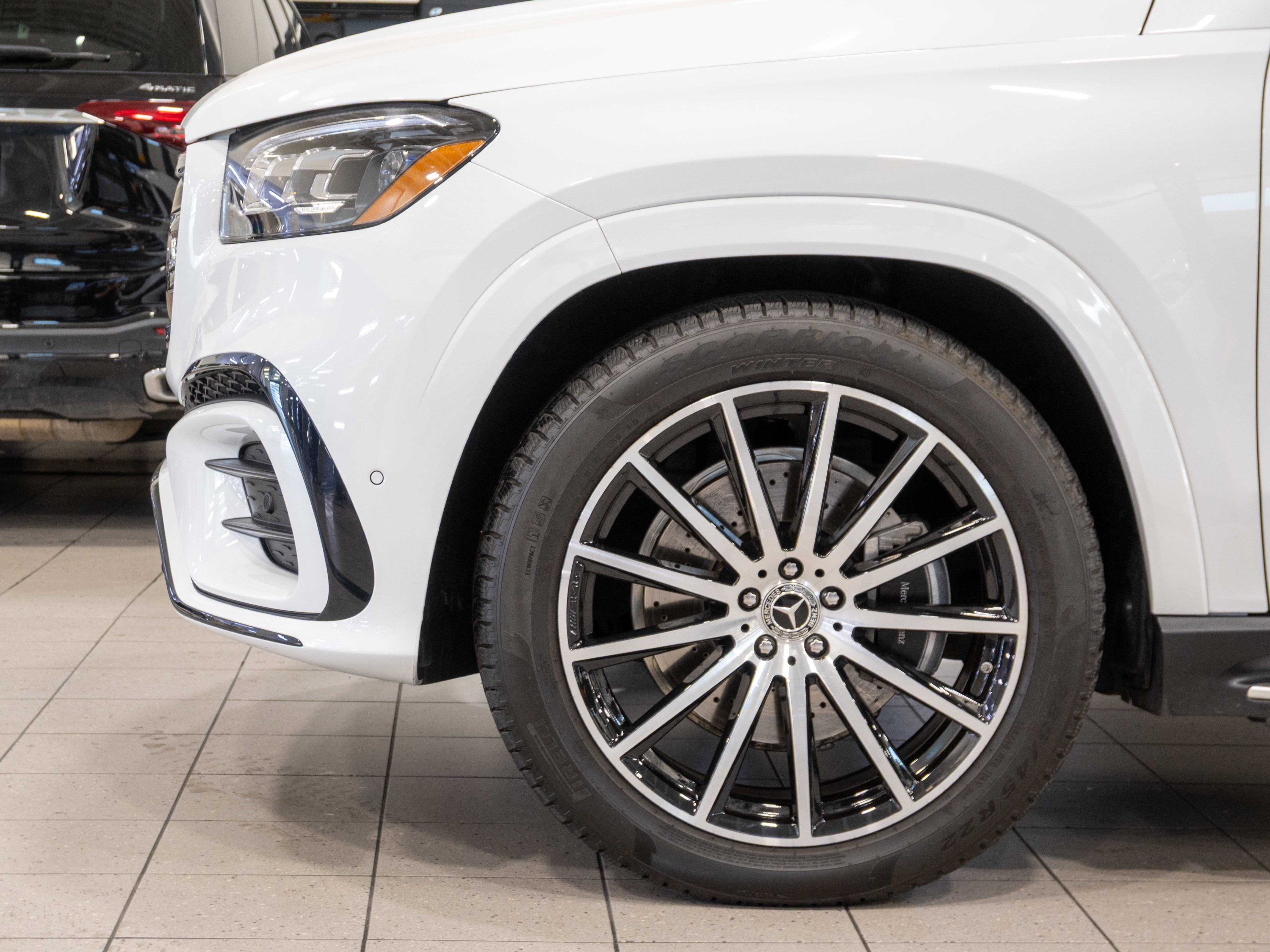 New 2026 MANUFAKTUR OPALITE WHITE BRIGHT Mercedes-Benz GLS 450 image 19