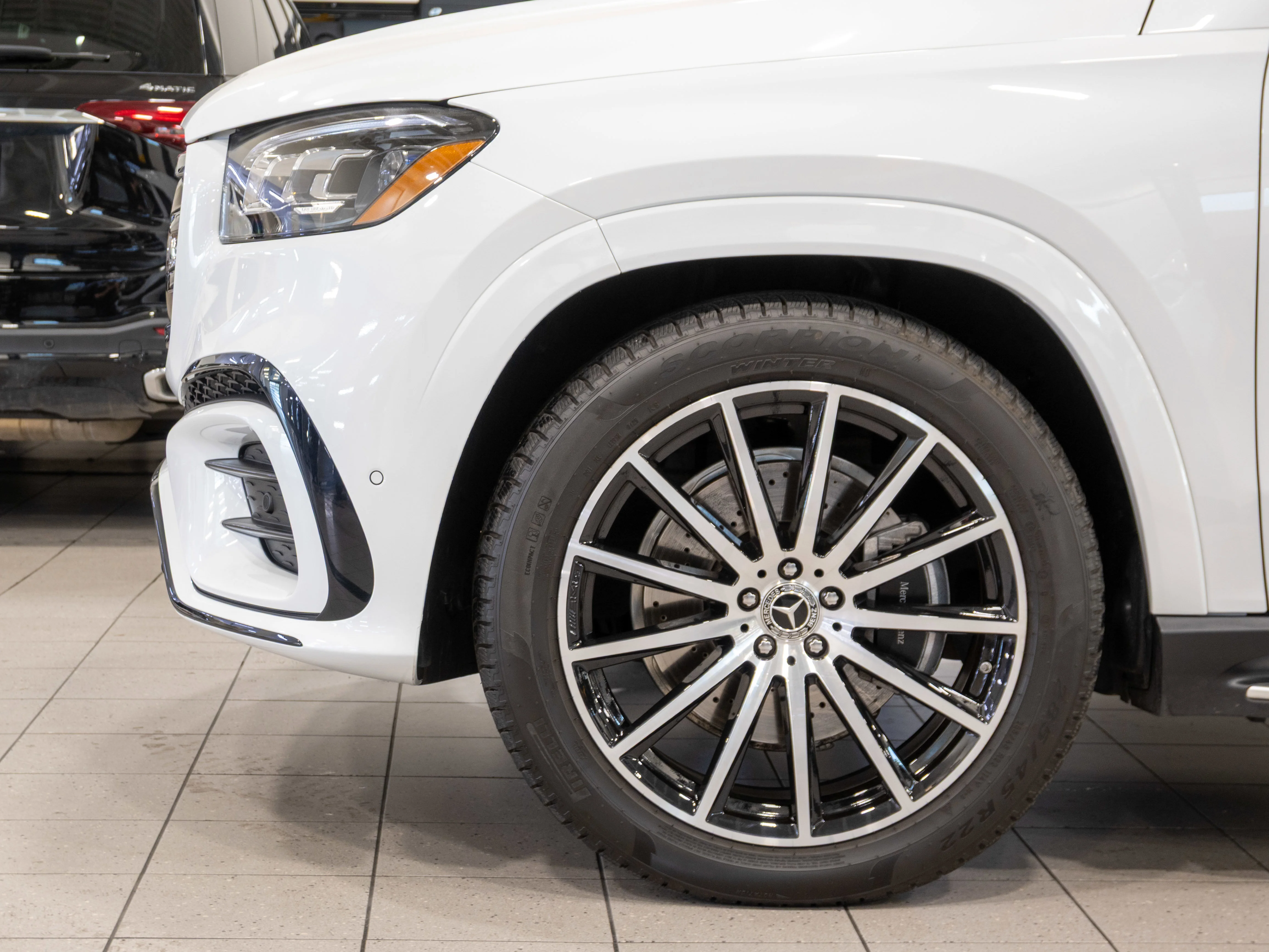New 2026 MANUFAKTUR OPALITE WHITE BRIGHT Mercedes-Benz GLS 450 image 19