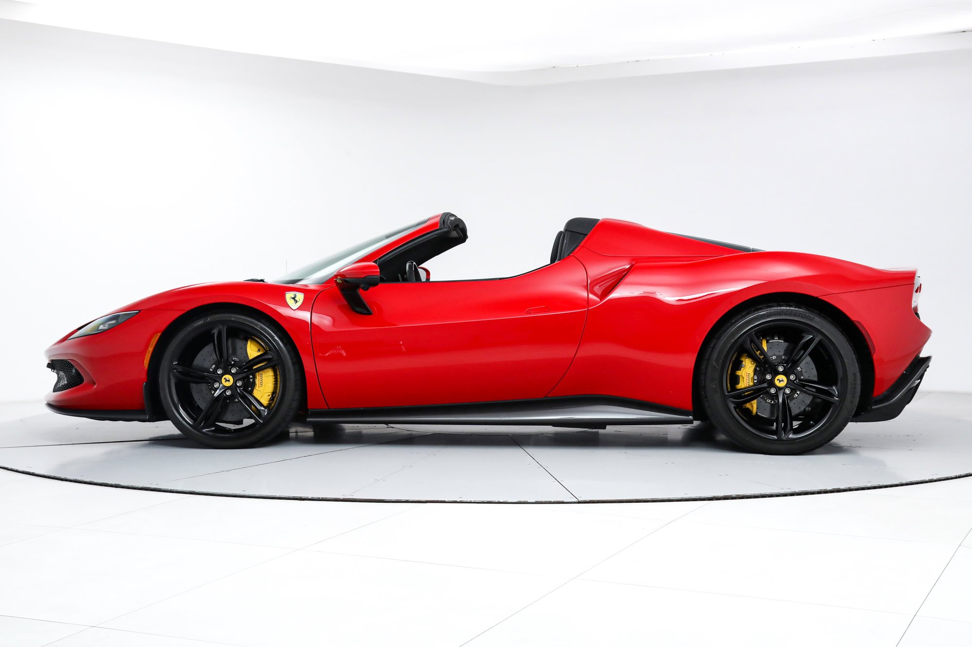 2024 Ferrari 296 GTS photo 4