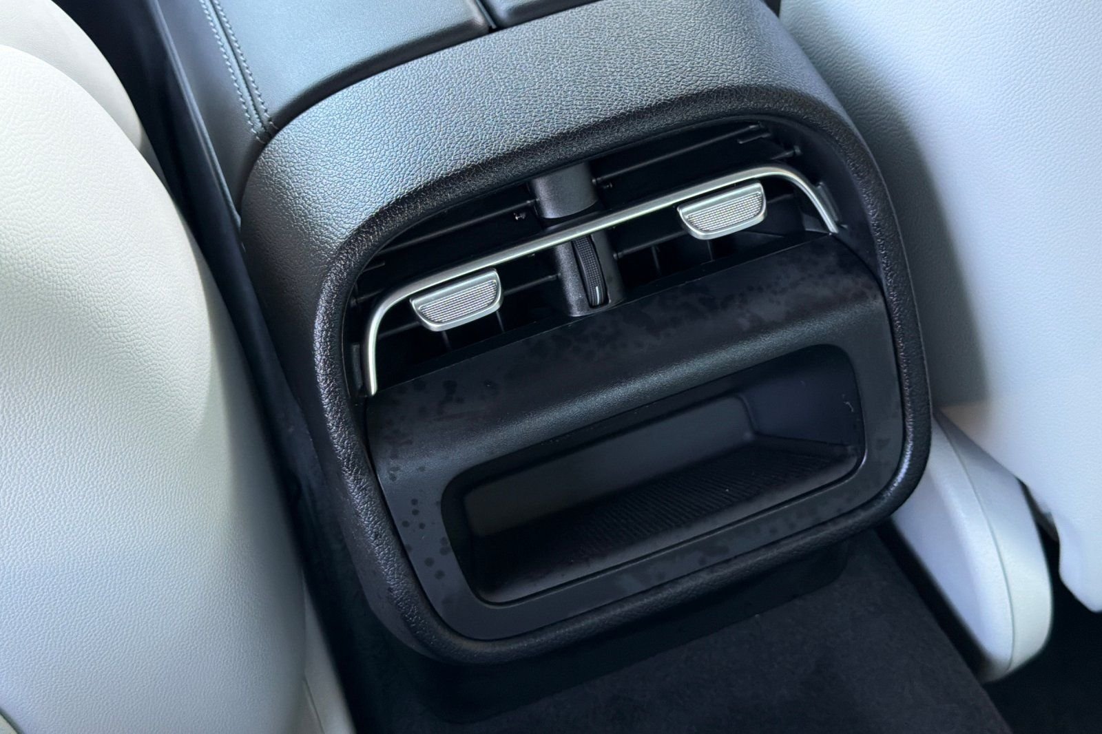 New 2026 MANUFAKTUR Alpine Grey Mercedes-Benz E 350 image 27