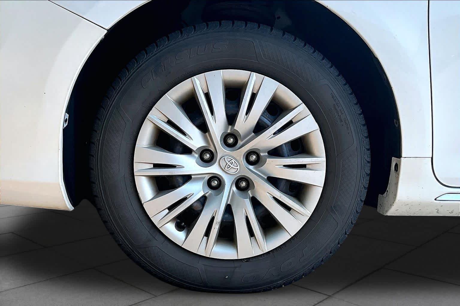 Used 2012 Super White Toyota LE image 9