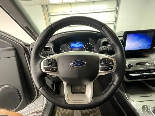 Used 2020 Silver Ford XLT image 9