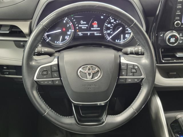 Used 2020 Black Toyota XLE image 25