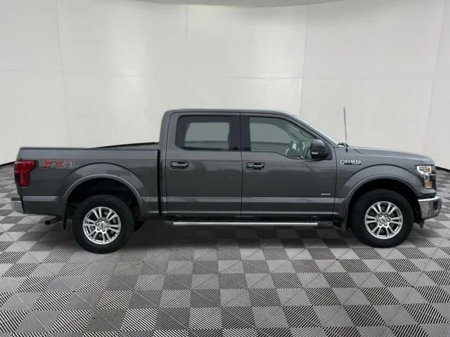 Used 2016 Magnetic Metallic Ford Lariat image 9