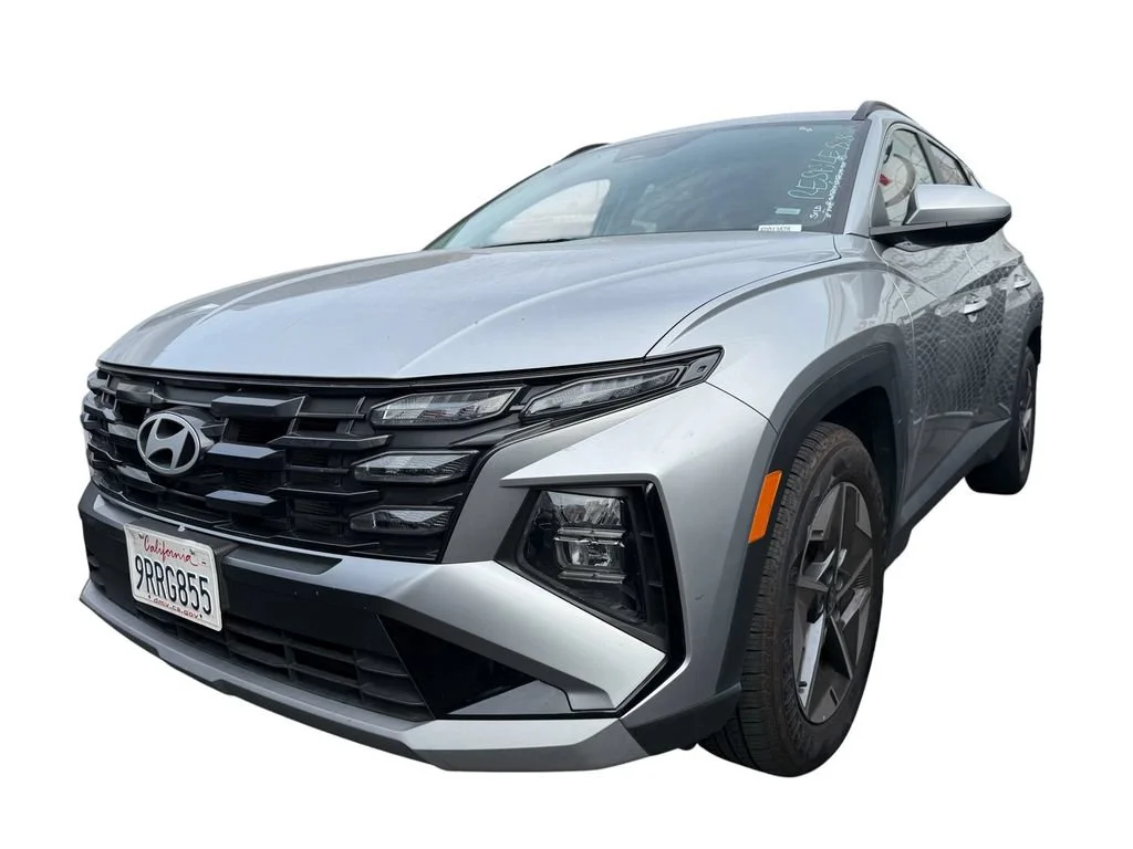 Used 2025 Silver Hyundai SEL image 9