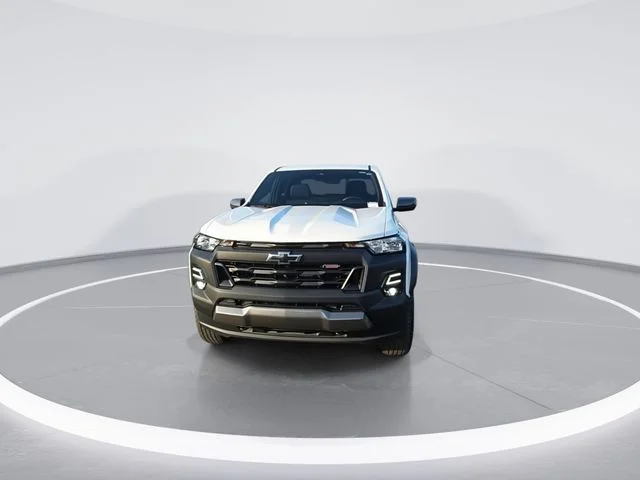 Used 2025 White Chevrolet Trail Boss image 2