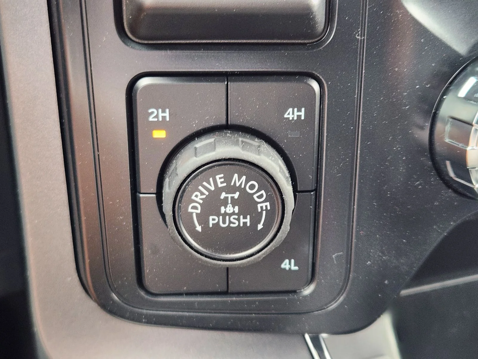 New 2026 Carbonized Gray Metallic Ford XLT image 16