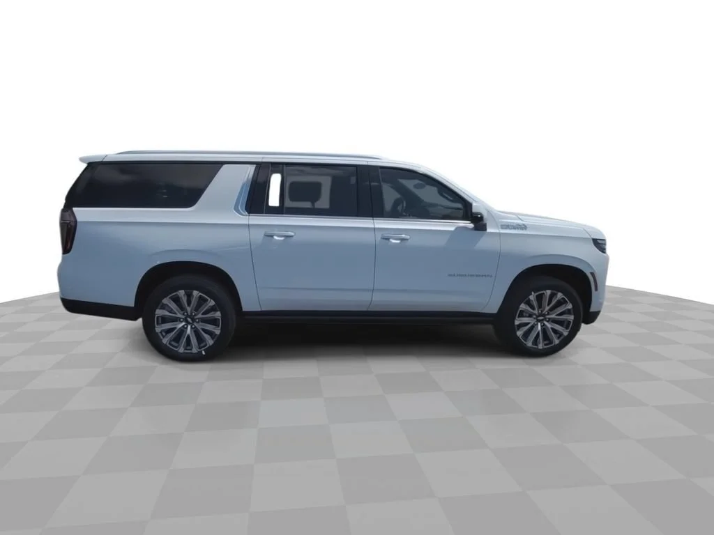 New 2026 Polar White Tricoat Chevrolet High Country image 9